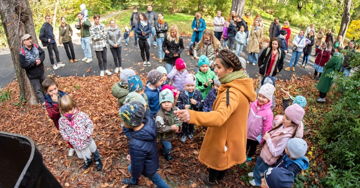 Vasútkedvelőket és zenebarátokat is várt a Fészekalja zenés mesesorozat